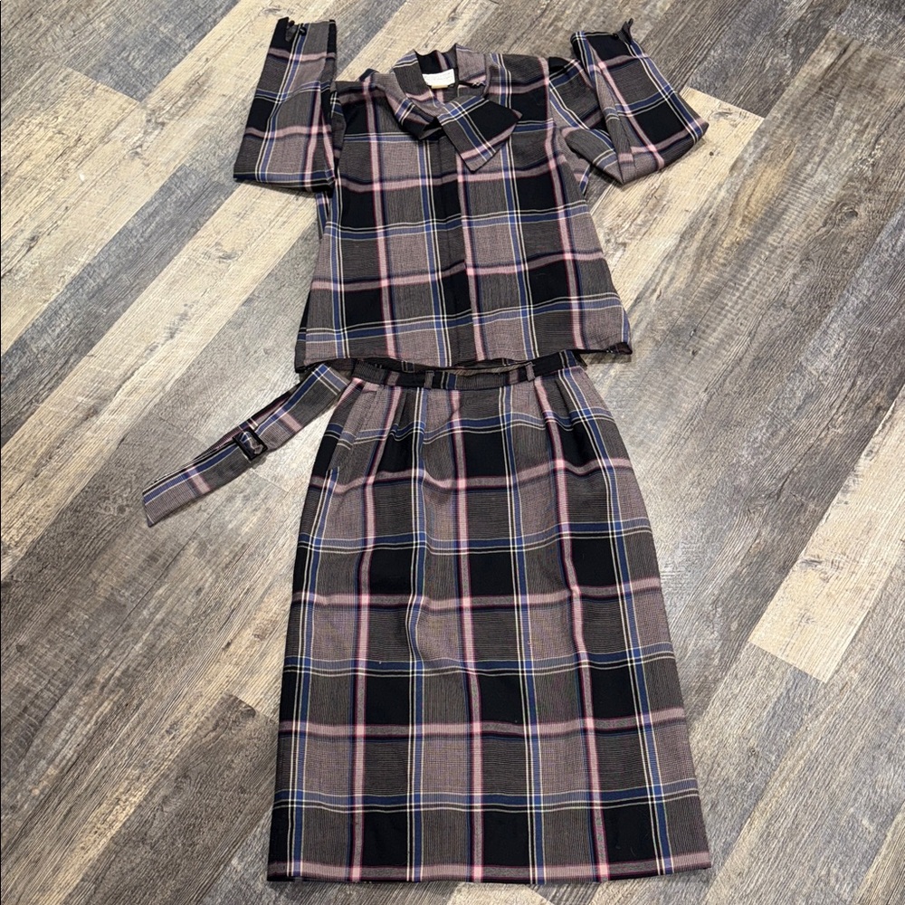 Pendleton Woolen Plaid Set in Black, Pink, and Blue. 100% Wool. Made in USA